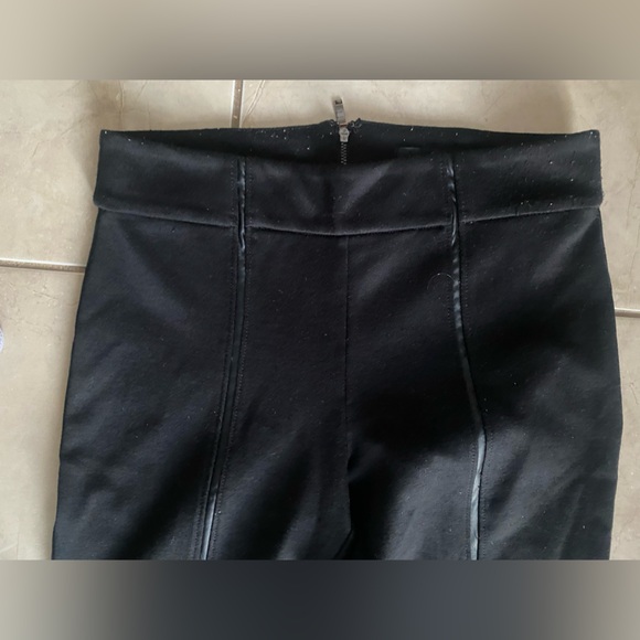 Women’s guess dress pants - size small - Picture 3 of 8